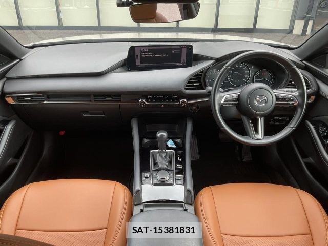 Mazda MAZDA3 2023-08 8131105-1