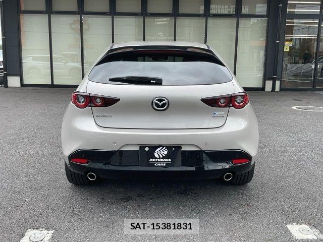 Mazda MAZDA3 2023-08 8131105-4