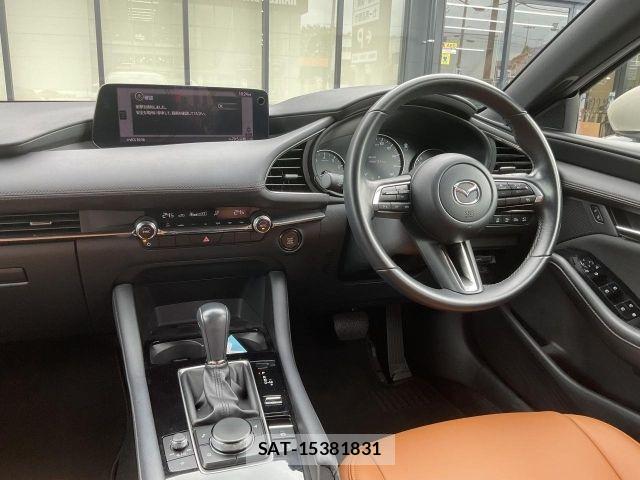 Mazda MAZDA3 2023-08 8131105-7
