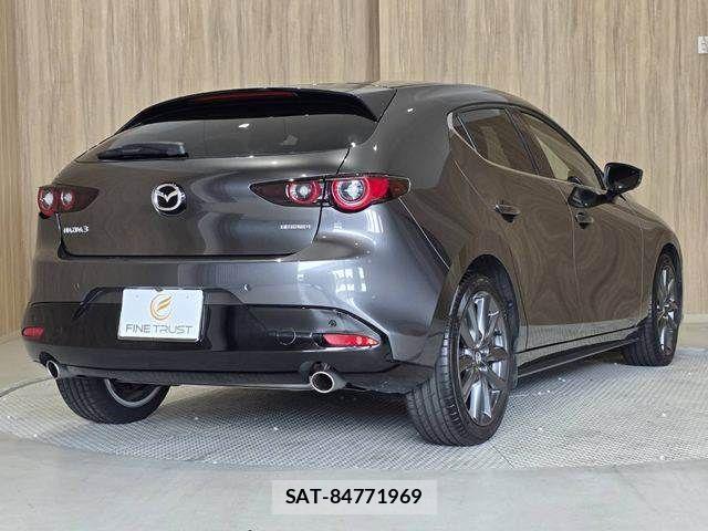 Mazda MAZDA3 2022-11 8146118-17