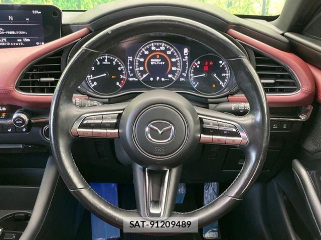 Mazda MAZDA3 2022-03 8146114-11