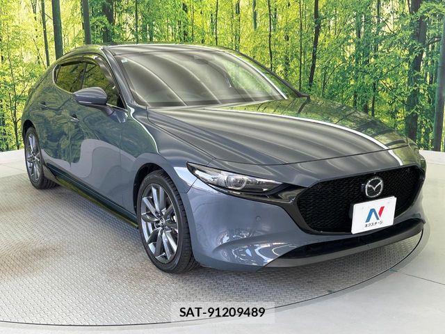 Mazda MAZDA3 2022-03 8146114-16