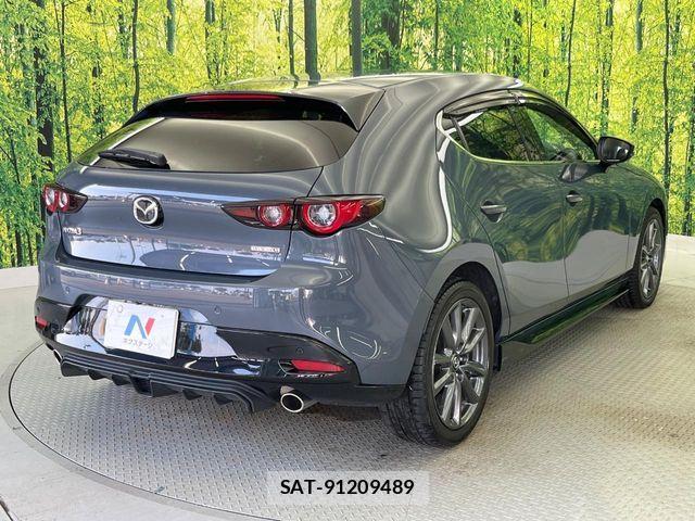 Mazda MAZDA3 2022-03 8146114-17