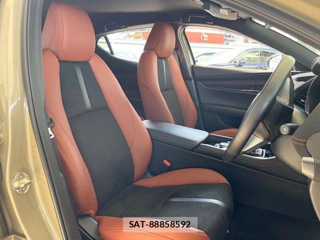 Mazda MAZDA3 2025-03 8208555-9