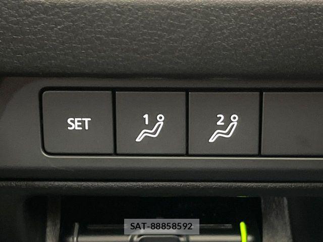 Mazda MAZDA3 2025-03 8208555-7