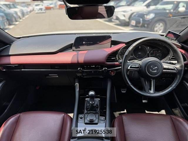Mazda MAZDA3 2023-05 8208556-1