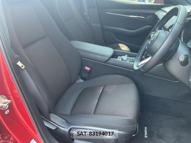 Mazda MAZDA3 2019-08 8208557-16