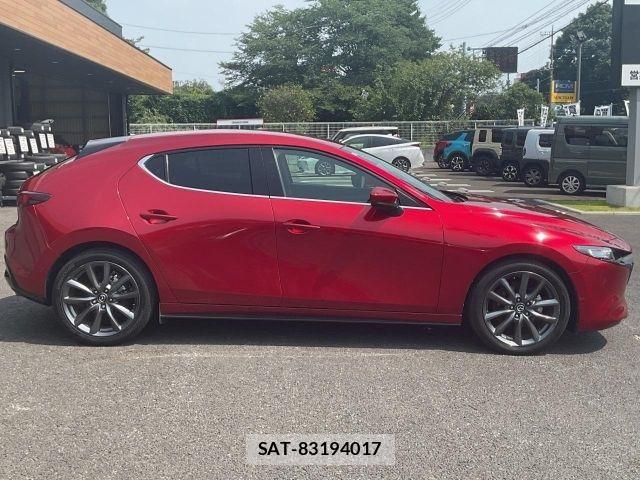 Mazda MAZDA3 2019-08 8208557-7