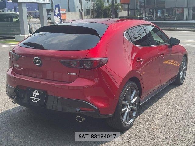 Mazda MAZDA3 2019-08 8208557-8