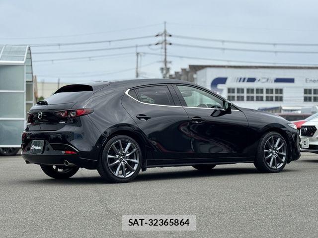 Mazda MAZDA3 2019-07 8245827-23
