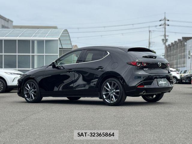 Mazda MAZDA3 2019-07 8245827-25