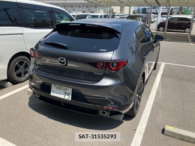 Mazda MAZDA3 2022-03 8315307-1