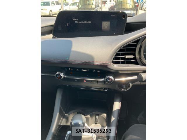 Mazda MAZDA3 2022-03 8315307-21