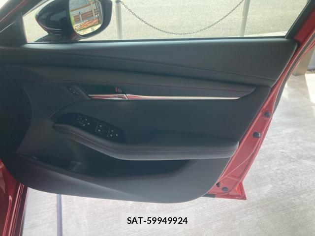 Mazda MAZDA3 2022-11 8315304-14