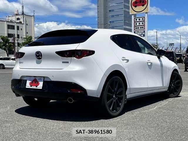 Mazda MAZDA3 2022-03 8336675-2