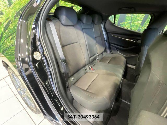 Mazda MAZDA3 2022-02 8366865-9