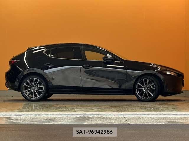 Mazda MAZDA3 2019-07 8366867-16