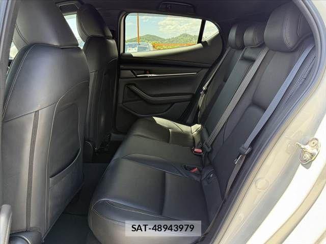 Mazda MAZDA3 2019-12 8366869-18