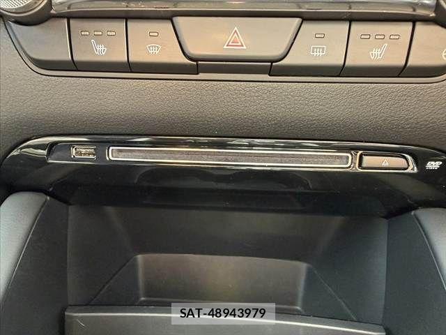 Mazda MAZDA3 2019-12 8366869-24