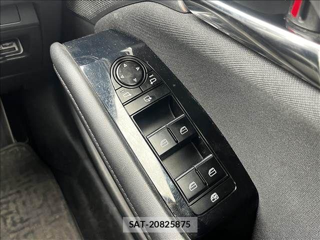 Mazda MAZDA3 2020-04 8366872-23