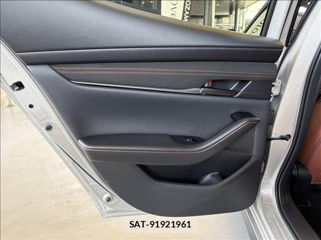 Mazda MAZDA3 2024-11 8371835-19