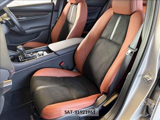 Mazda MAZDA3 2024-11 8371835-23