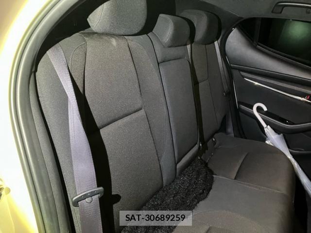 Mazda MAZDA3 2019-06 8413450-6