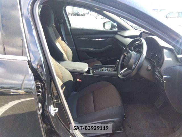 Mazda MAZDA3 2023-06 8438380-3