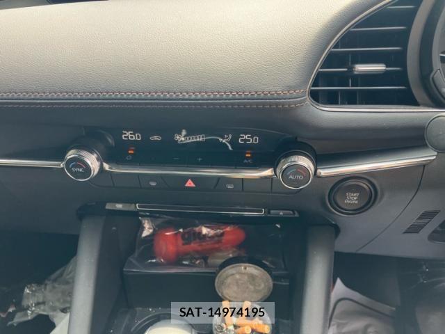 Mazda MAZDA3 2023-04 8562559-18