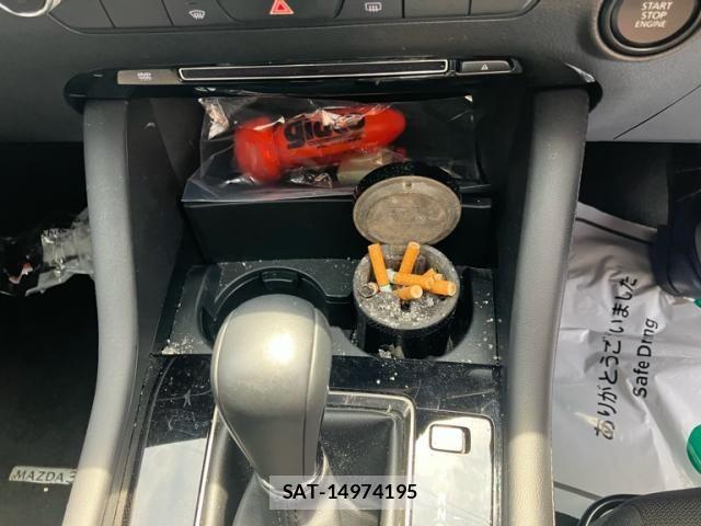 Mazda MAZDA3 2023-04 8562559-19