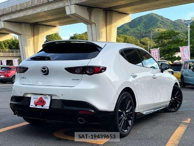 Mazda MAZDA3 2019-09 8660089-2