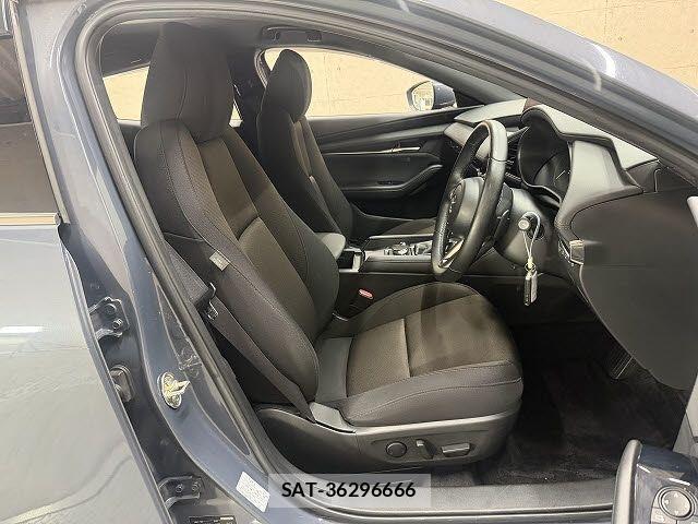 Mazda MAZDA3 2021-02 8660090-6