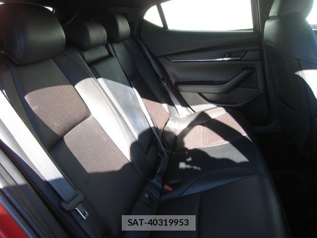 Mazda MAZDA3 2019-05 8660092-18