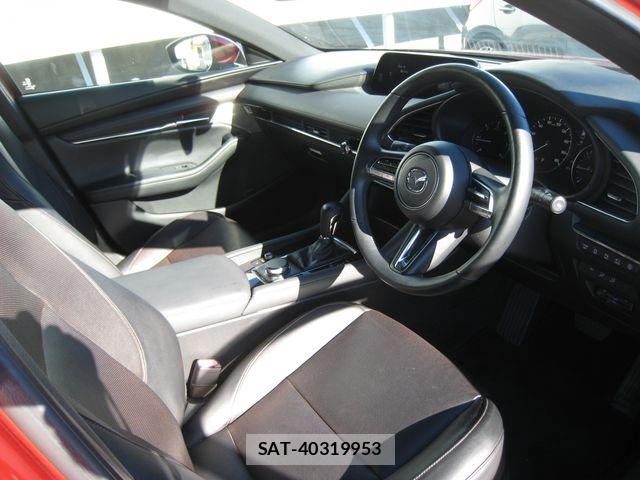 Mazda MAZDA3 2019-05 8660092-1