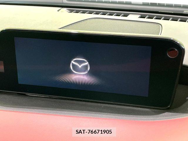 Mazda MAZDA3 2022-02 8743657-3
