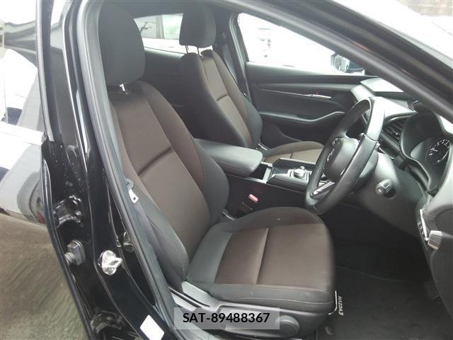 Mazda MAZDA3 2021-01 8796573-16