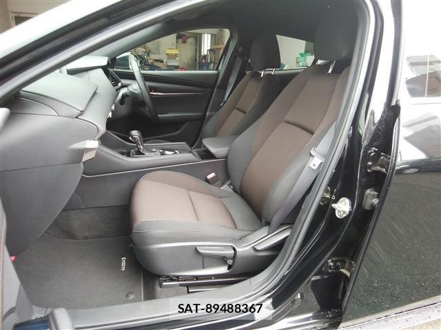 Mazda MAZDA3 2021-01 8796573-18