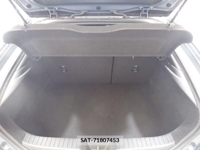Mazda MAZDA3 2019-08 8830142-24