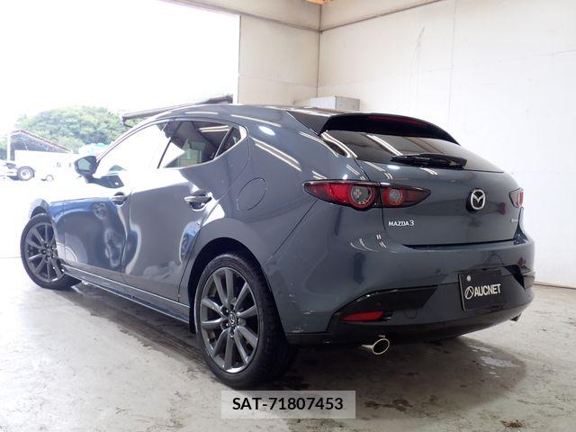 Mazda MAZDA3 2019-08 8830142-2