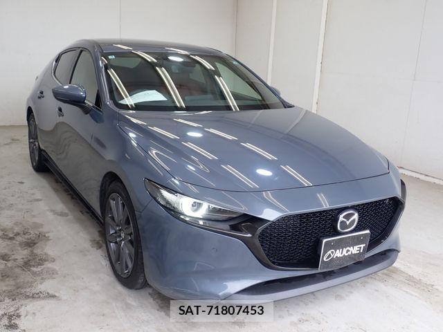 Mazda MAZDA3 2019-08 8830142-3