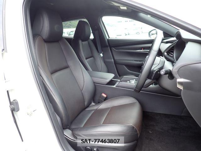 Mazda MAZDA3 2021-06 8830144-18