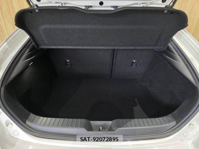 Mazda MAZDA3 2019-09 8830145-10