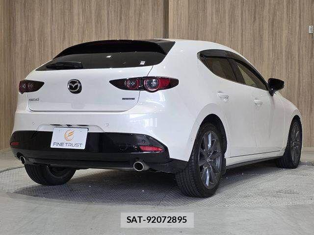 Mazda MAZDA3 2019-09 8830145-17