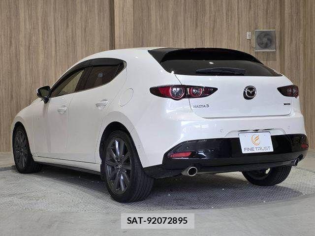 Mazda MAZDA3 2019-09 8830145-19