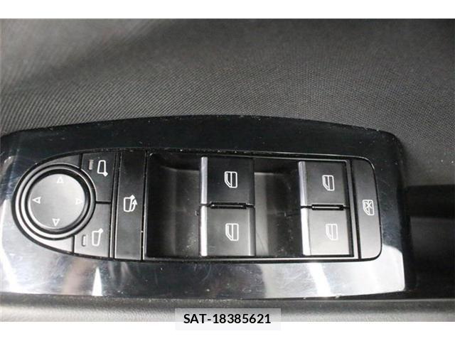 Mazda MAZDA3 2019-09 8849714-28