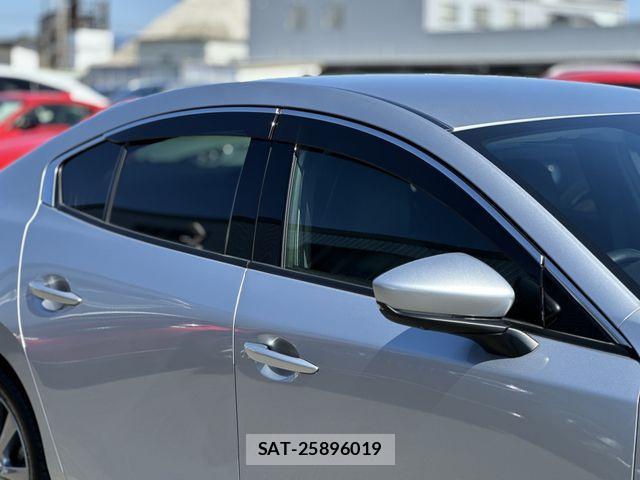 Mazda MAZDA3 2023-02 842867-22