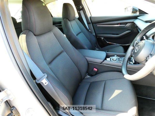 Mazda MAZDA3 2023-08 3907395-17