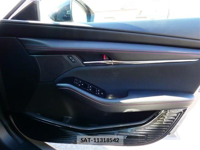 Mazda MAZDA3 2023-08 3907395-26
