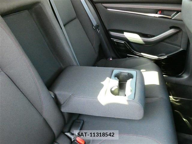 Mazda MAZDA3 2023-08 3907395-29