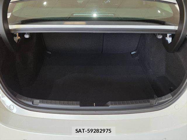Mazda MAZDA3 2023-06 5871530-10